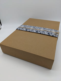 Gift box for set of 6 japanese blue and white bowls